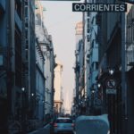 Rua movimentada no centro de Buenos Aires